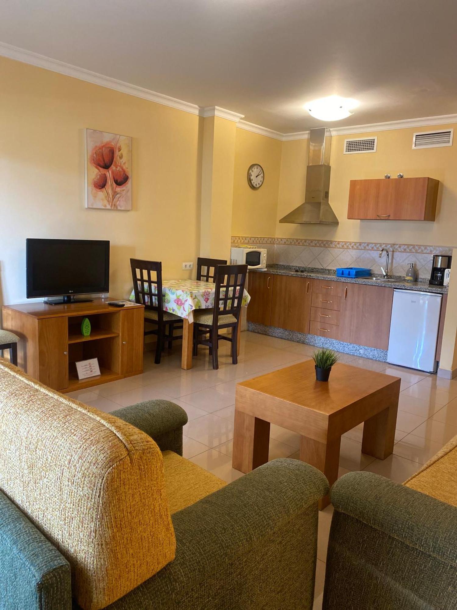 Apartamentos María Del Carmen Torremolinos Exterior foto